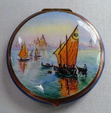 Scenic Enamel Guilloche Compact