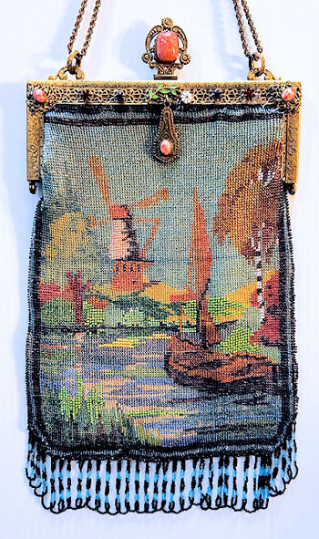 Figural Beaded Purse