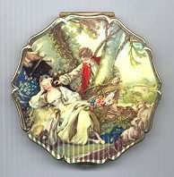 Stratton Figural Courting Couple Compact